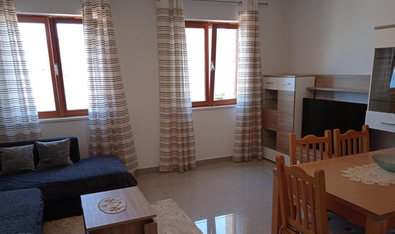 Apartments Aferdita Račišće Eksteriør bilde