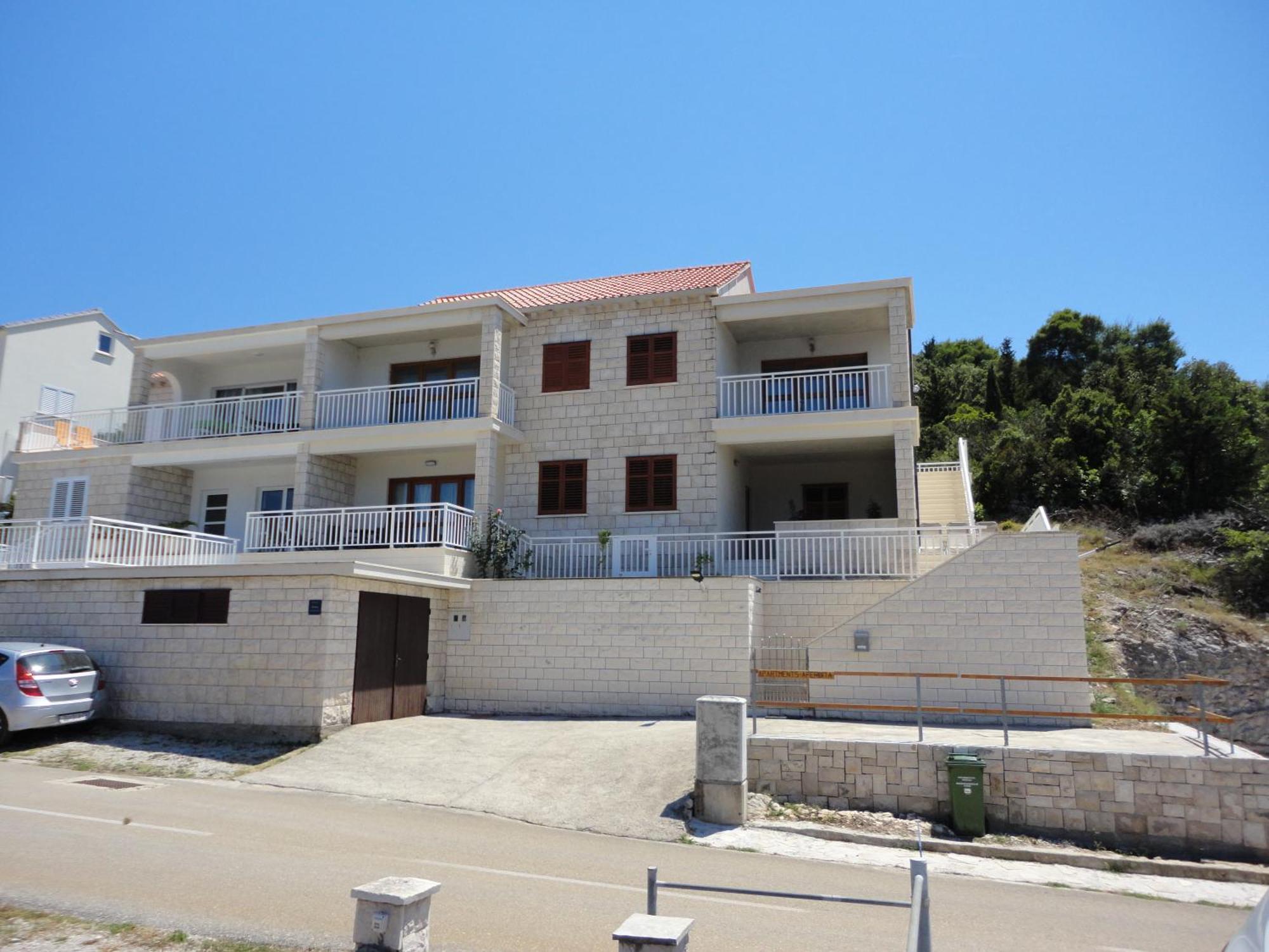 Apartments Aferdita Račišće Eksteriør bilde